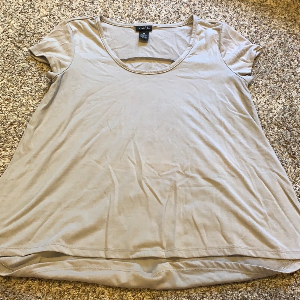 light gray short sleeve rue 21 size xs